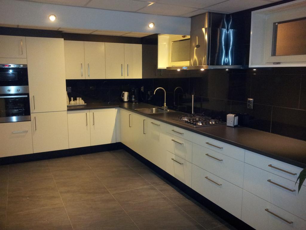 Bed&Kitchen Den Oever Zimmer foto